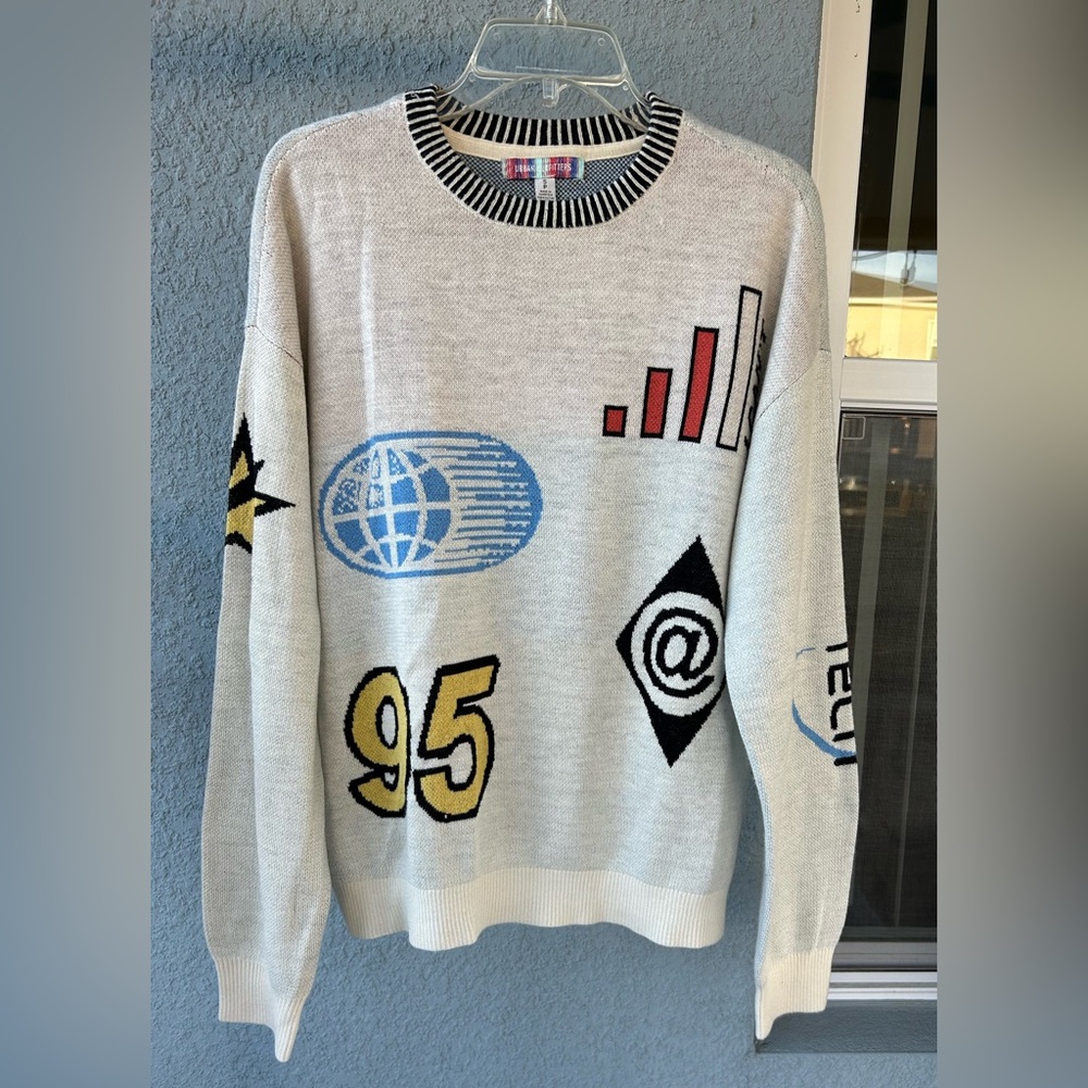 Urban Outfitters Men’s Logo Graphic Crewneck Sweater Unisex Size Sm Aesthetic